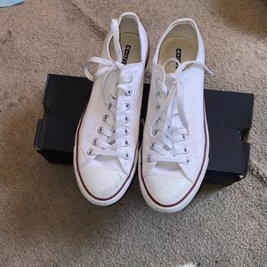 White unisex converse sneakers